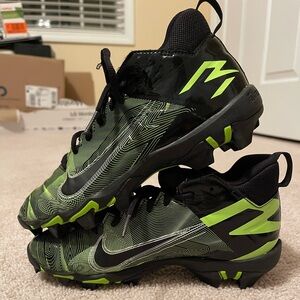 Youth Nike Alpha Menace 2 Shark RW GS ‘Black Volt’ Size 4Y.